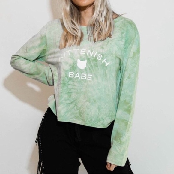 Kittenish Tops - KITTENISH Babe Women M Sage Green Tie Dye Long Sleeve Cropped Graphic Tee